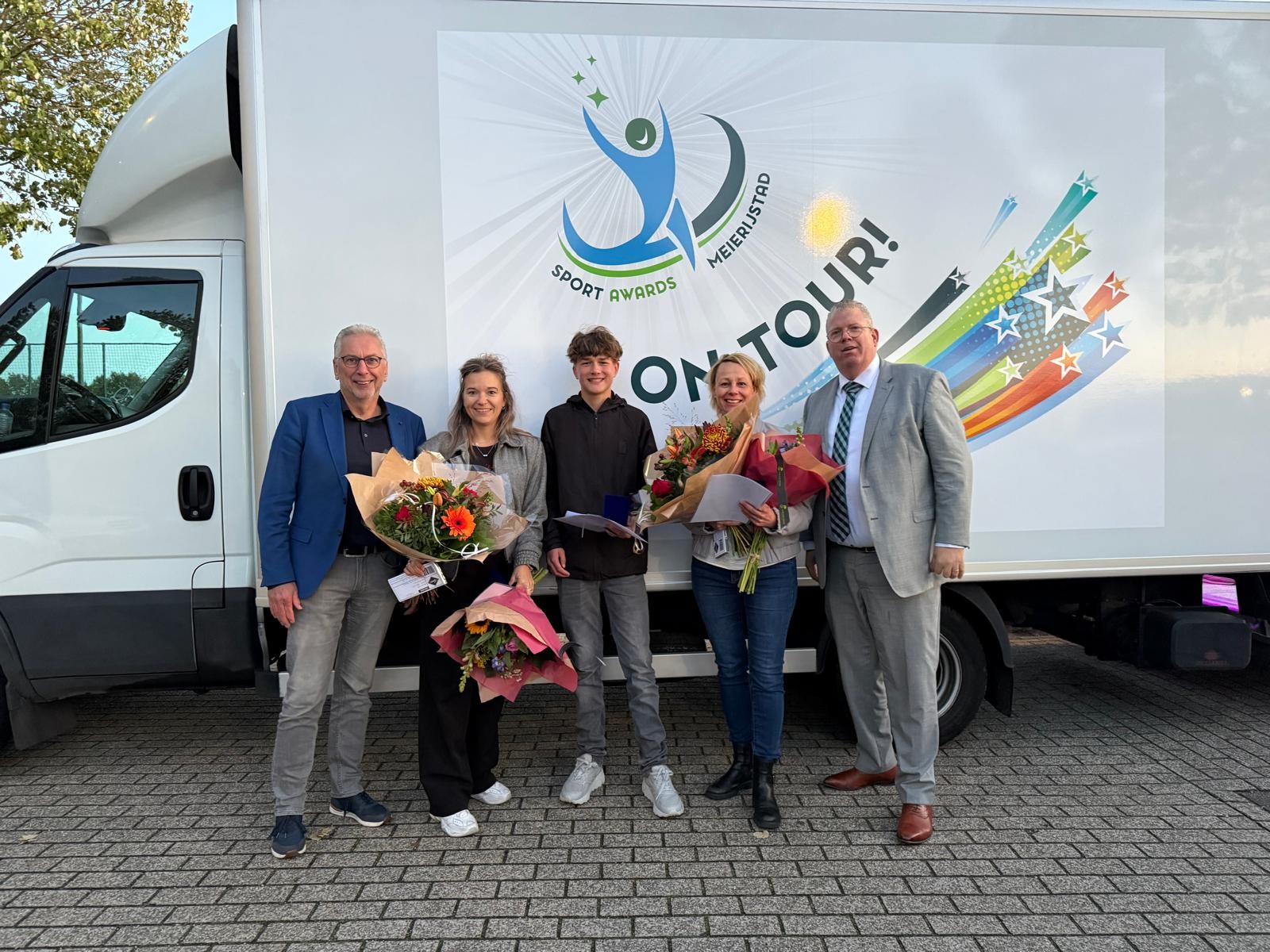 Patty Duinkerken - Jolein Meulenbroek en Tijl der Linde vrijwilligers RKSV Schijndel voetbal Tijl der Linde heeft de publieksprijs gewonnen